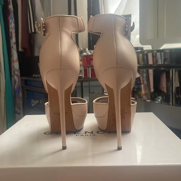 Givenchy powder rose pink shark tooth platform sandal - Picture 5 of 12